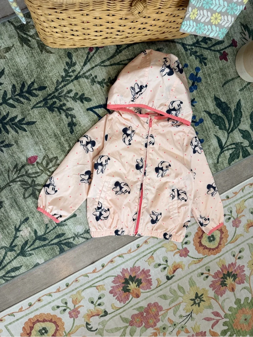 Gap Minnie Mouse Windbuster Size 4T Toddler girls Light Jacket Gap Disney Rain